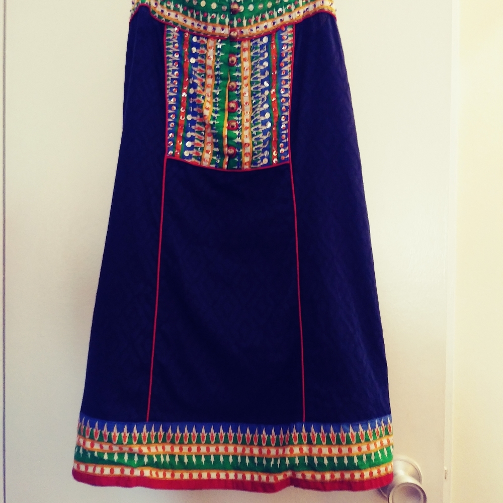 Nice Navy Blue Dress with Gorgeous Detail, Size M - Picture 2 of 9